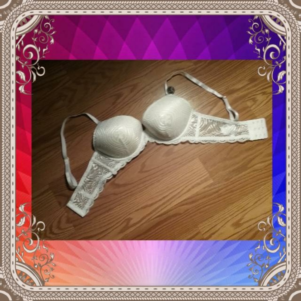 BODY FROSTING LACEY BRA